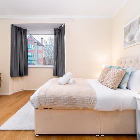 Luxury 3 Bedroom House - Harborne - Parking - Garden - Wifi & Netflix 122G Бирмингем Экстерьер фото