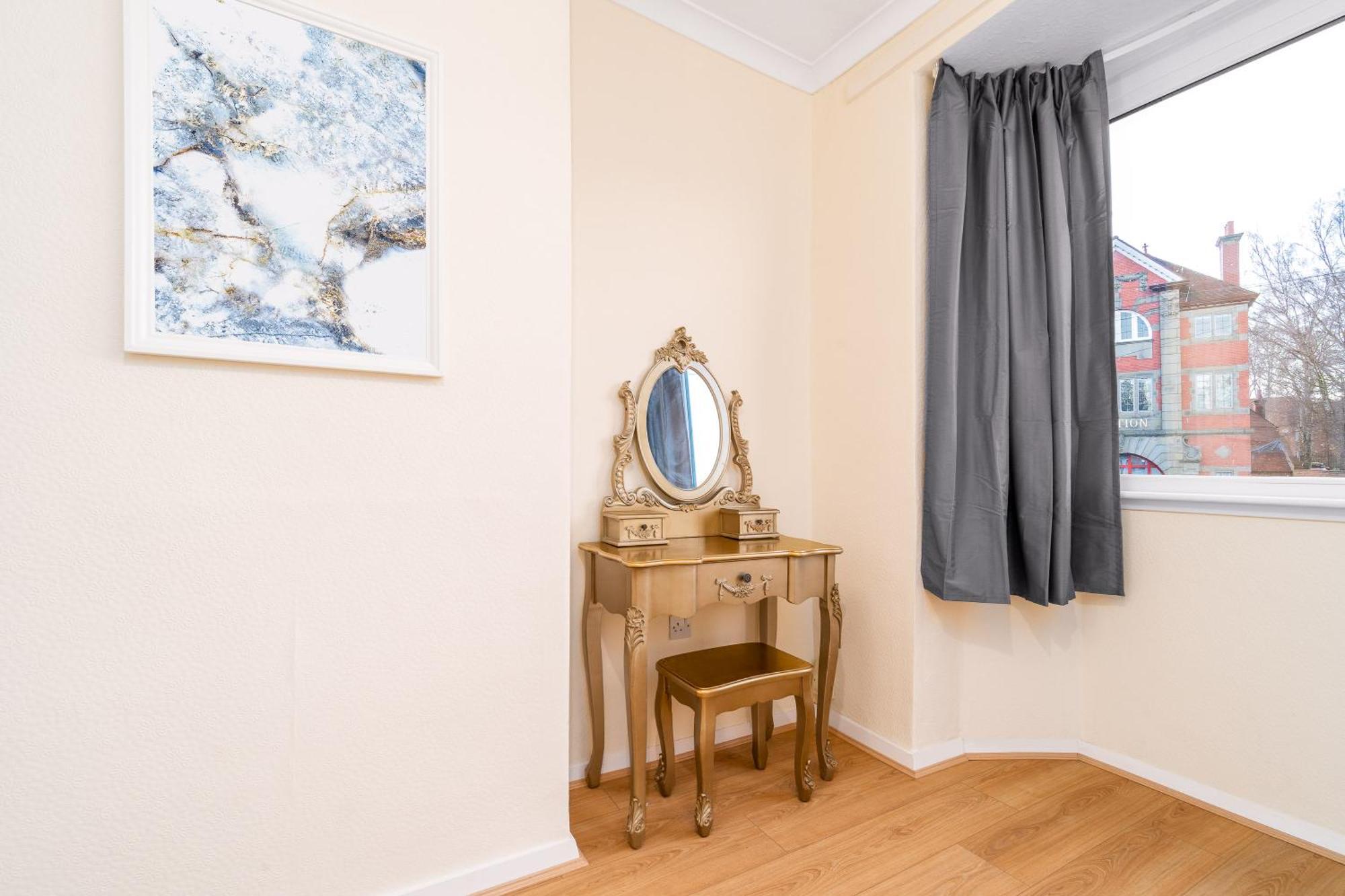 Luxury 3 Bedroom House - Harborne - Parking - Garden - Wifi & Netflix 122G Бирмингем Экстерьер фото