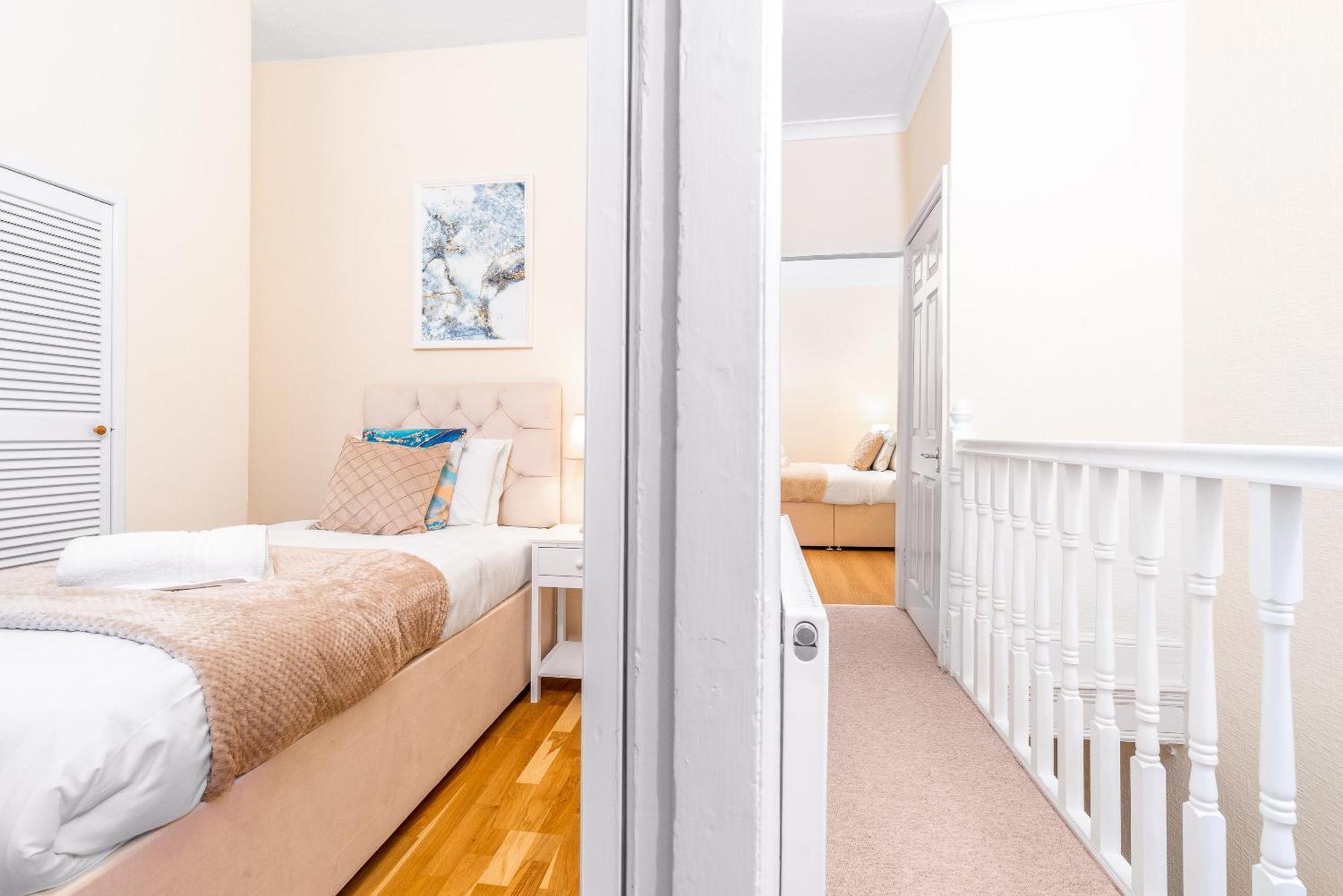 Luxury 3 Bedroom House - Harborne - Parking - Garden - Wifi & Netflix 122G Бирмингем Экстерьер фото